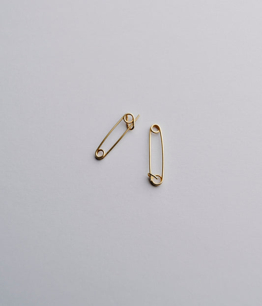 Safety pin 14-karat gold earring
