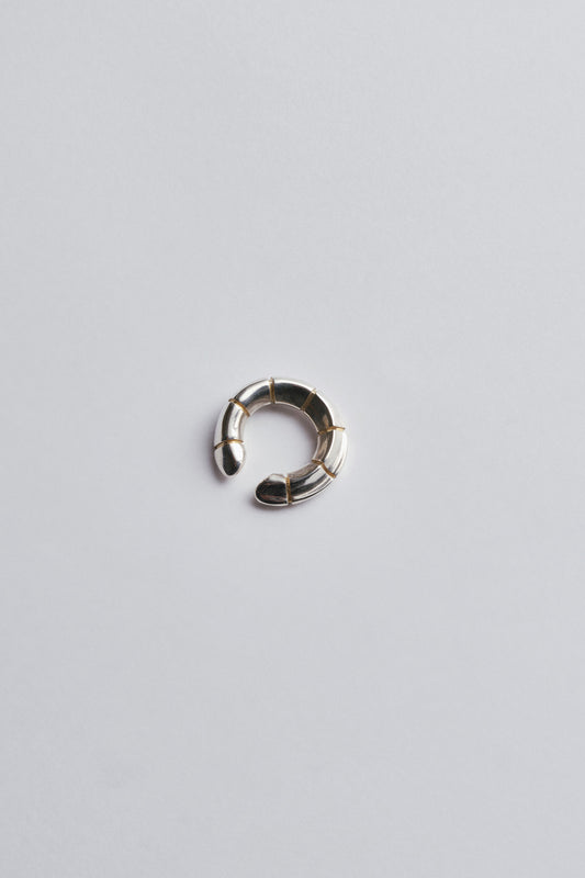 Meassuring tape earcuff gold